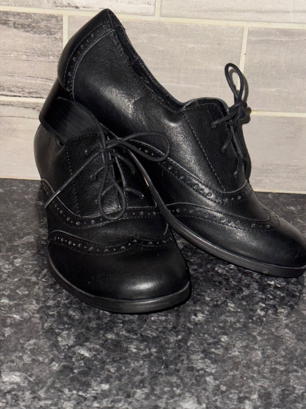 Born Women's Black Leather Heeled Wingtip Oxford Shoes Size 6.5 M Bran new - Picture 8 of 9